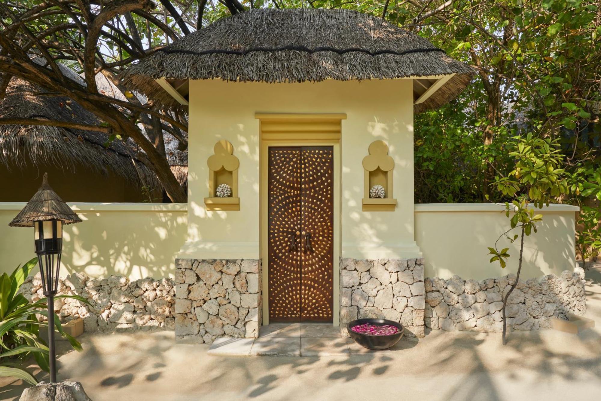 Taj Exotica Resort & Spa, Maldives Emboodhu Finolhu Exterior photo